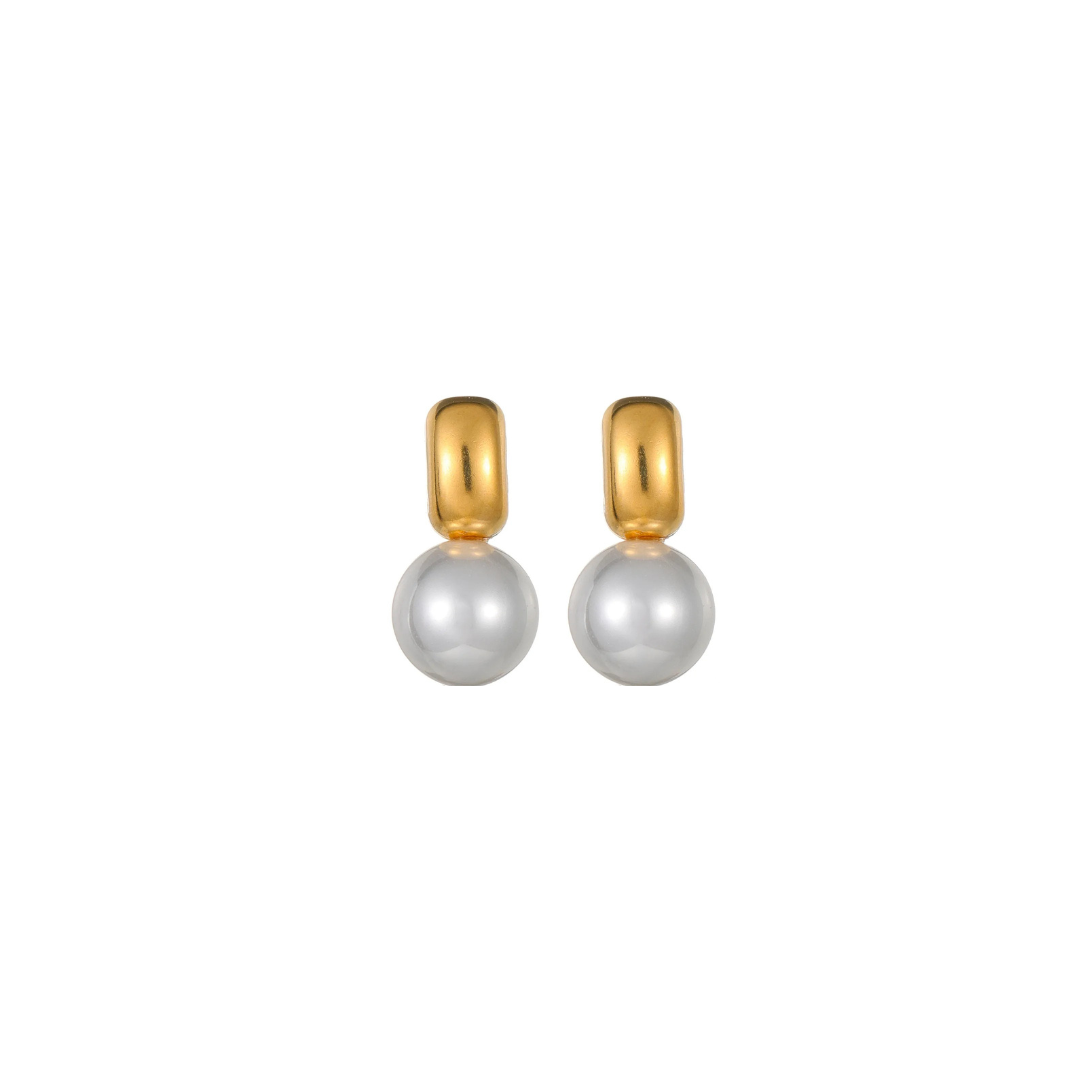 Gold pearl stud earrings