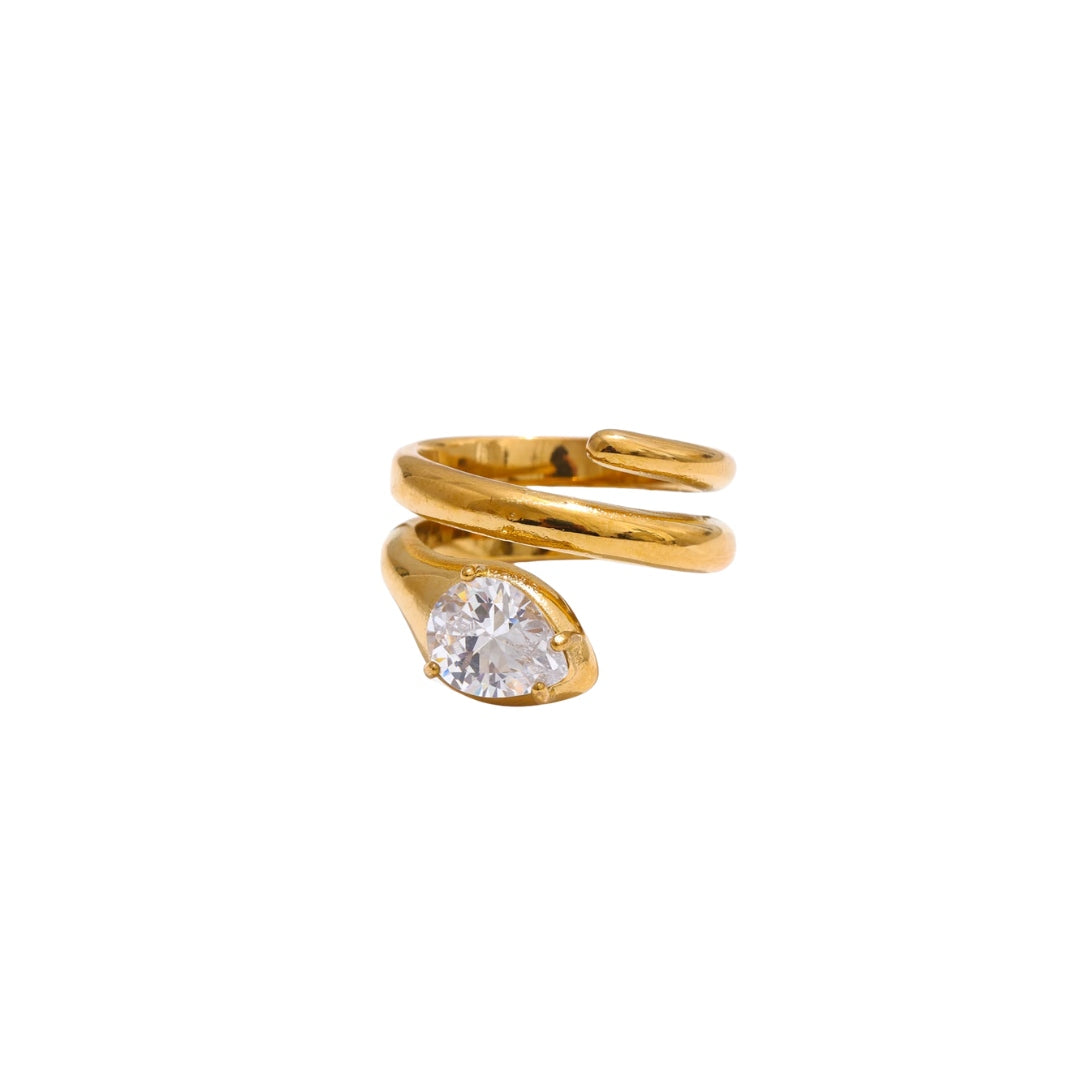 Gold round diamond ring
