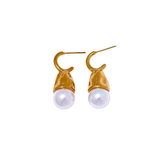 Gold small pearl earrings